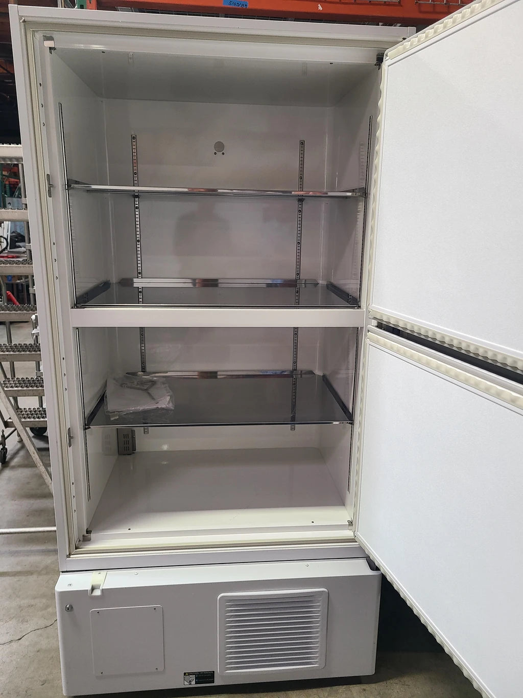 PHCBI/Panasonic MDF-U76VC-PA Ultra-Low Temp Freezer -80C, 220V