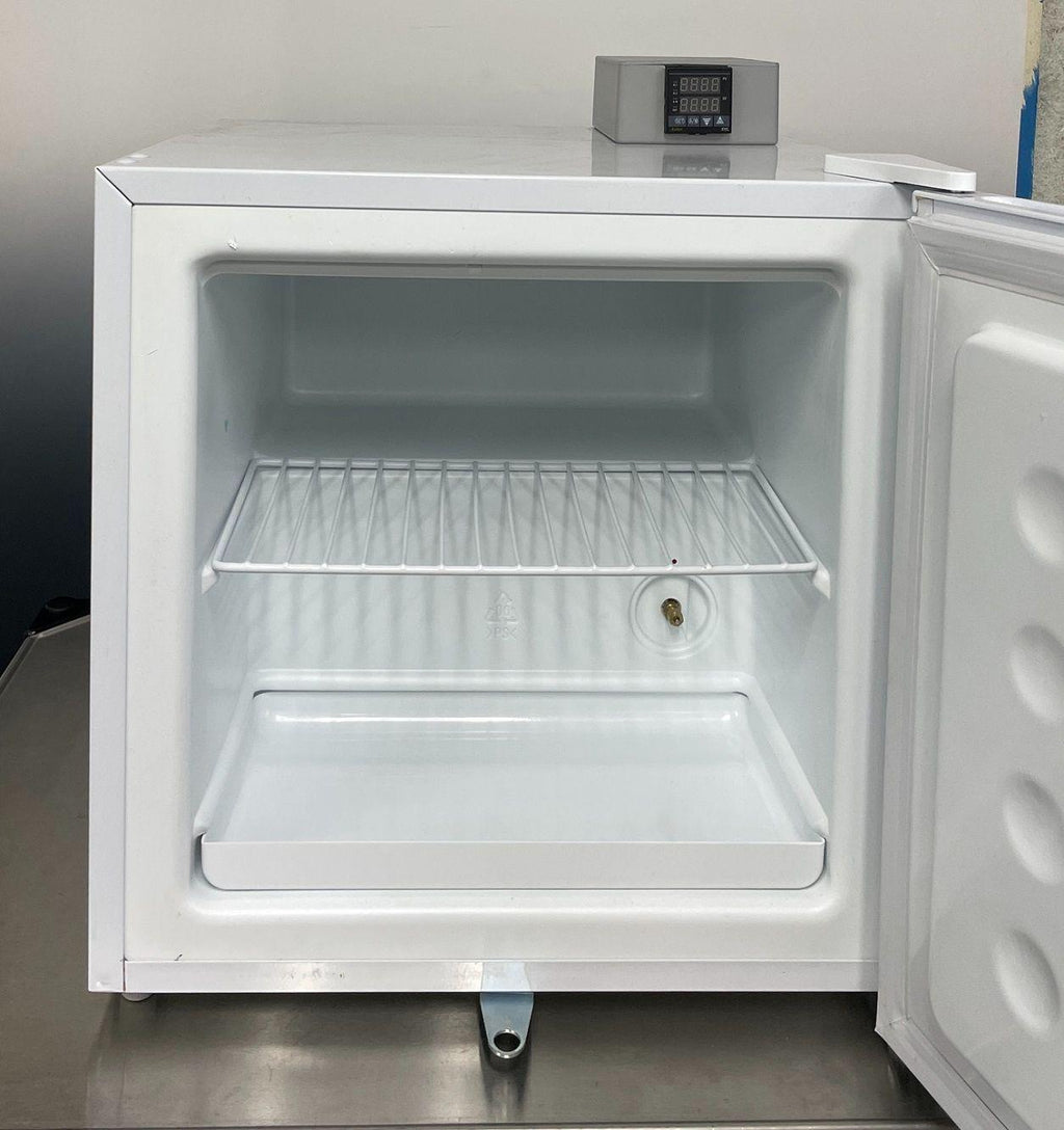 Freezer Concepts Countertop Laboratory Freezer