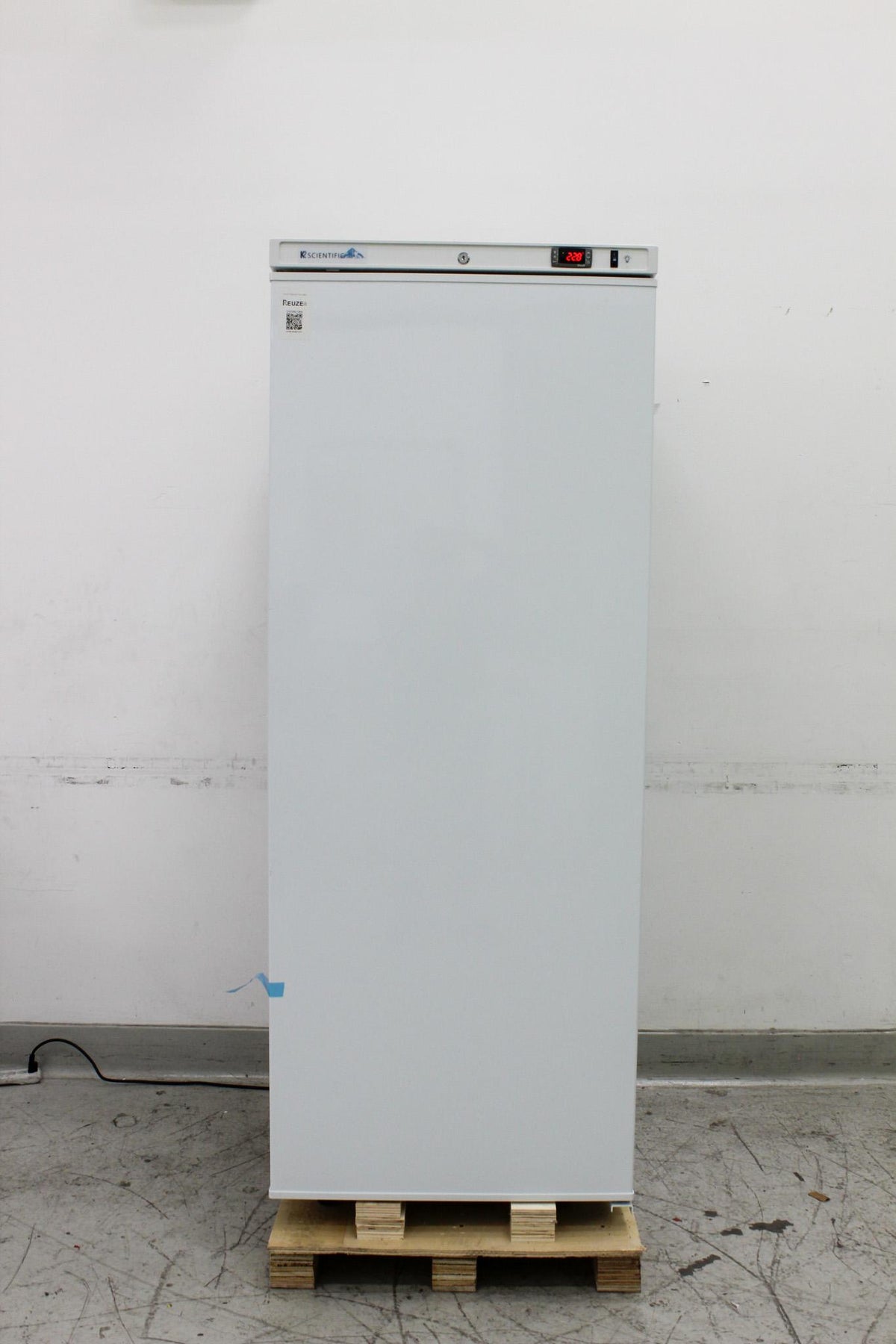 K2 Scientific K224SDR Refrigerator 24 cu. ft. Upright Lab Fridge