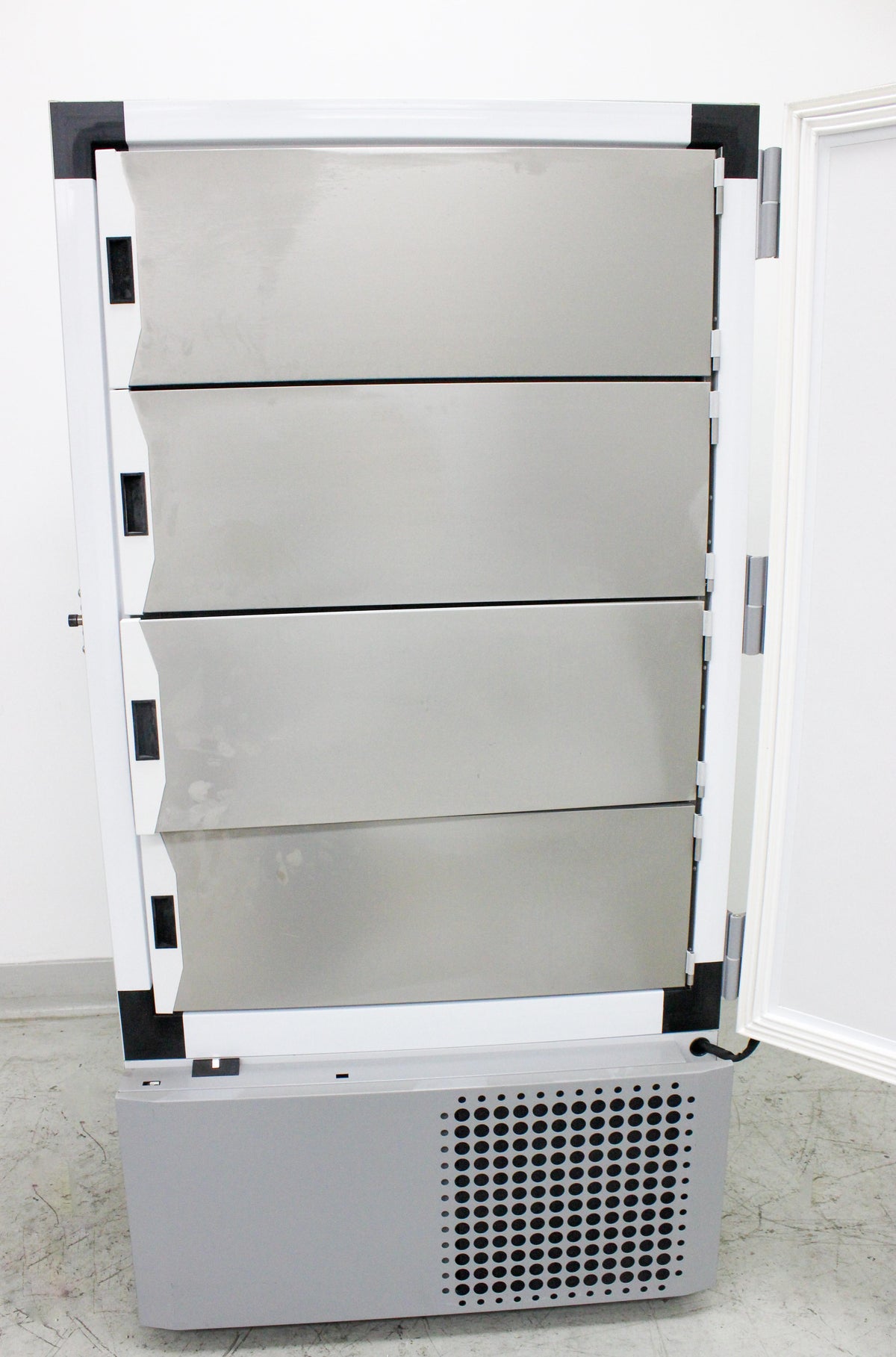 Thermo Scientific TDE60040FA Ultra-Low Freezer -40C 600-Box Upright