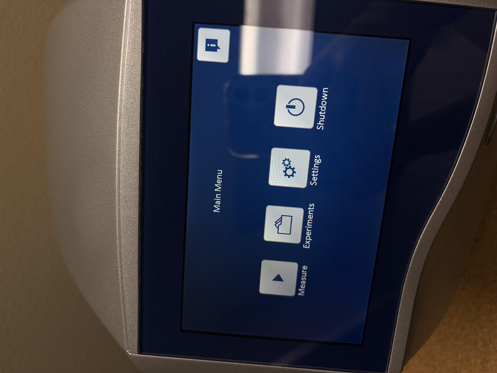 QIAGEN QIAxpert Multi-Well Microvolume UV/Vis Spectrophotometer